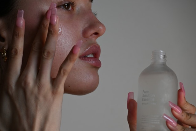Crème hydratante pour le visage : Sublimez votre peau avec une protection raffinée